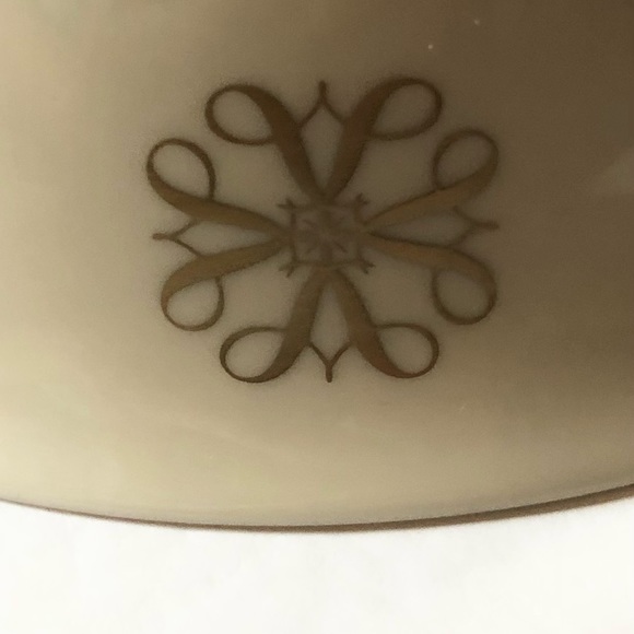 LINOX Fine China for AVON Presidents Club 9.5 inch Bowl. Collectable. - Picture 6 of 7